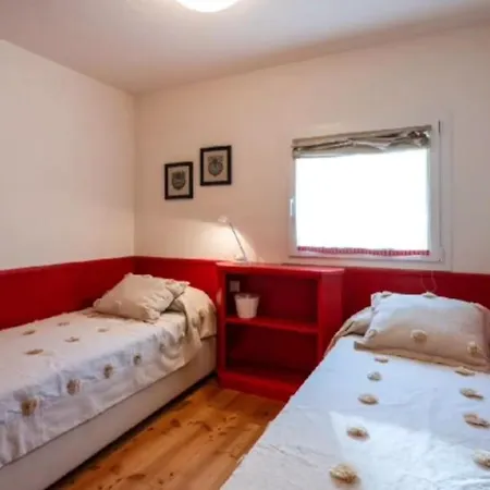 Apartment Beautiful Red, La Punt Chamues - Engadin