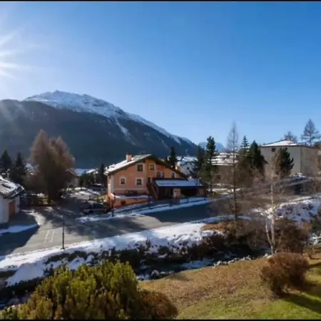 Beautiful Red, La Punt Chamues - Engadin