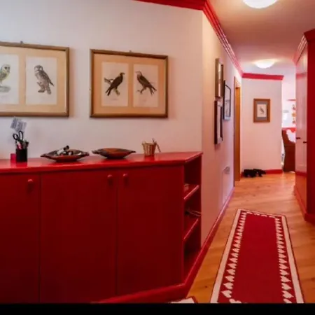 Beautiful Red, La Punt Chamues - Engadin *