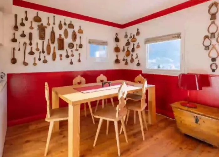 Beautiful Red, La Punt Chamues - Engadin Daire Ponte