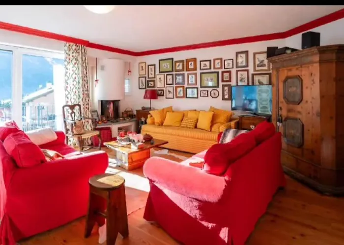 Beautiful Red, La Punt Chamues - Engadin Daire Ponte