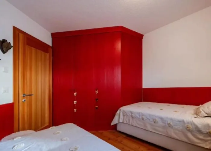 Daire Beautiful Red, La Punt Chamues - Engadin Ponte