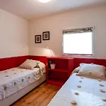 Apartment Beautiful Red, La Punt Chamues - Engadin