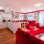 Apartment Beautiful Red, La Punt Chamues - Engadin