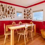 Beautiful Red, La Punt Chamues - Engadin Apartment Ponte