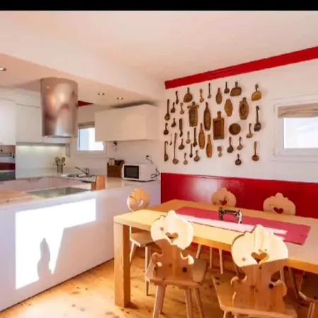 Apartment Beautiful Red, La Punt Chamues - Engadin *